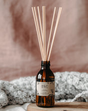 Load image into Gallery viewer, Festivity Reed Diffuser