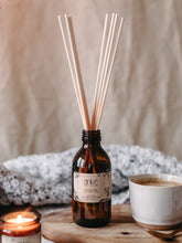 Load image into Gallery viewer, Christmas Cheer reed diffuser
